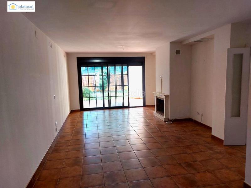 Foto 93a9ebad-d222-4622-8094-a4ef48d9c789. Maison jumelée dans Las Pajanosas Guillena