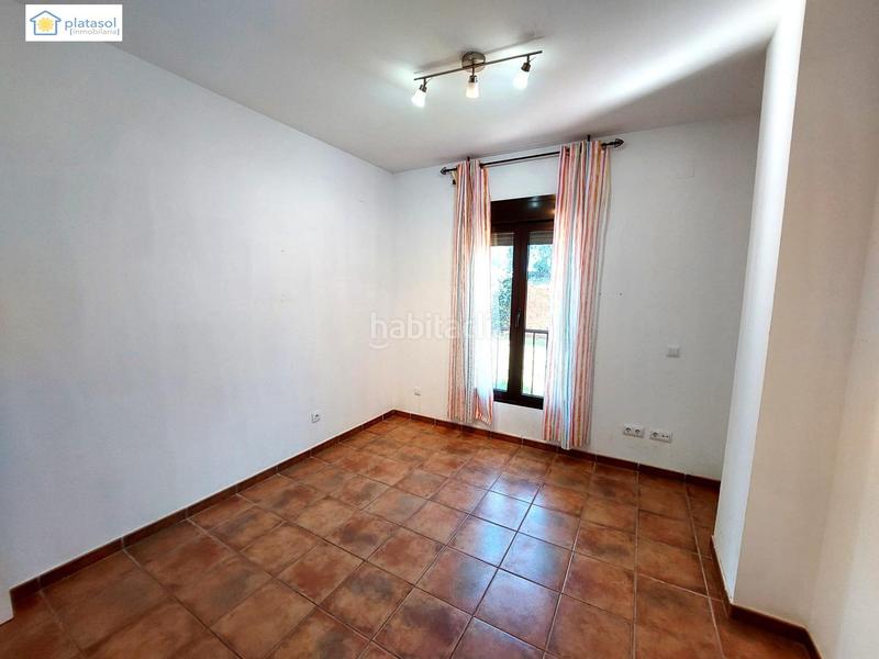 Foto d239bfb0-319a-4557-b486-8ebe14d740d2. Maison jumelée dans Las Pajanosas Guillena