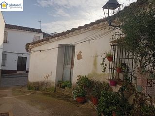 House  Calle calle olmo. Casa para reformar en el centro del pueblo