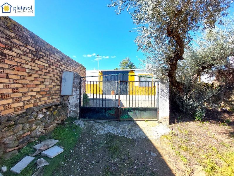 Foto 016e84f4-ca95-407f-b59d-6b792729e6ff. Casa amb aparcament a Garrobo (El)