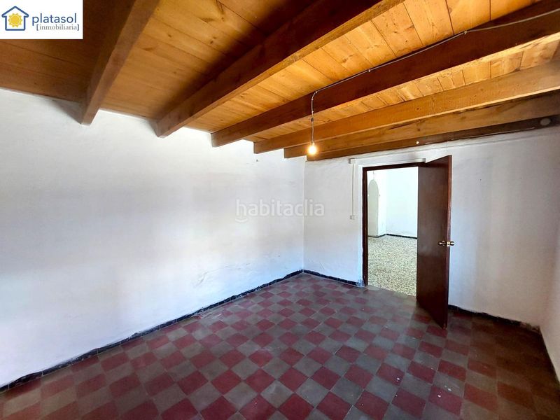 Foto 5b7973cf-e8d0-43af-9d31-e4a17e362935. Casa amb aparcament a Garrobo (El)