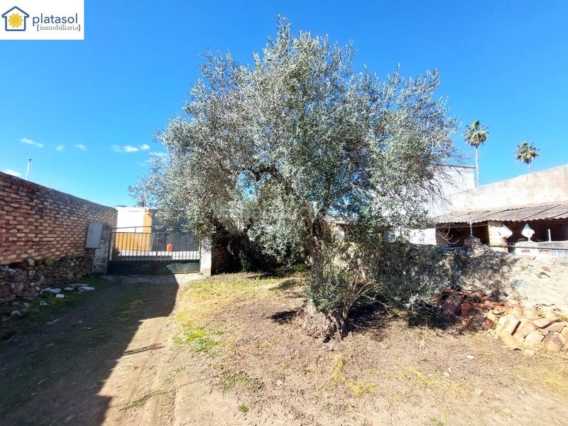 Foto eb9393cb-147d-45cd-8e1f-2998d9aa38e1. Casa amb aparcament a Garrobo (El)