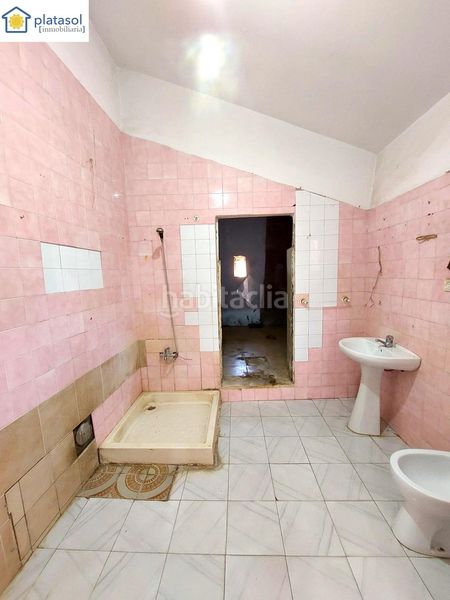 Foto f767c220-fe2b-4e39-bc71-353c14019f0b. Casa amb aparcament a Garrobo (El)