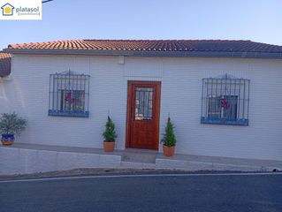 Casa in Calle cristobal colon 5. Magnifica casa reformada actualmente en la aldea de juan gallego