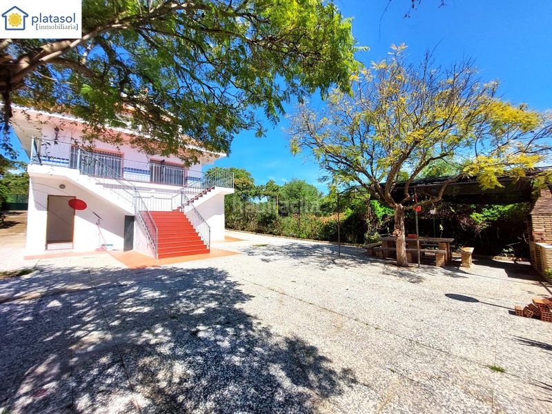 Foto b5e07c1c-c1fa-497c-a97b-f98559895a27. Xalet amb aparcament piscina a Las Pajanosas Guillena