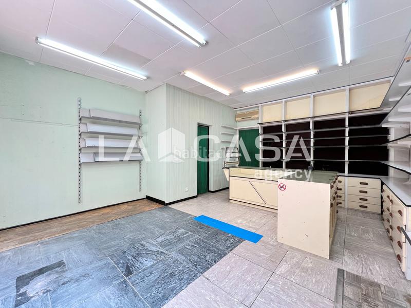 Foto 3b0cb61f-a253-4dfe-aeda-afcba94c8ff7. Local comercial en La Salut Badalona