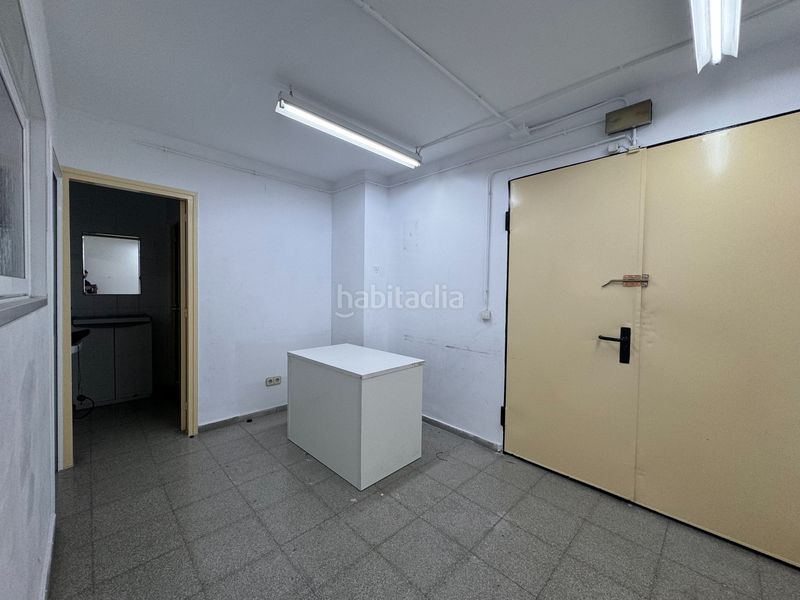Foto fefeffa6-a454-4052-8675-56a9fba6c415. Nau industrial a Centre Hospitalet de Llobregat (L´)