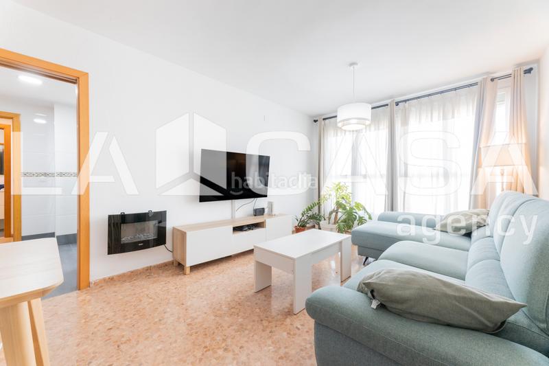 Foto ff4c5140-713c-45b3-b0b9-00180815ec4f. Piso en Malva Rosa Valencia