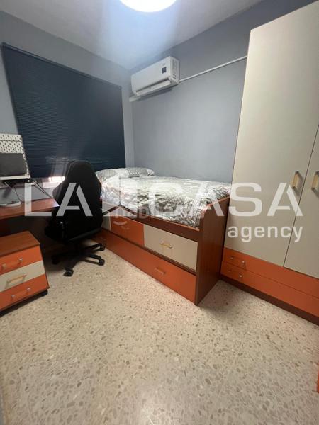 Foto 70fff156-3748-4577-b6be-628cad9cc1a6. Reihenhaus mit parking in Arco Norte - Avda España Dos Hermanas