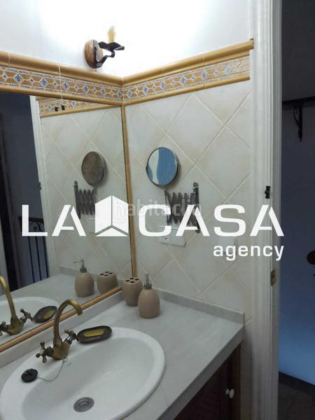 Foto b3f62b02-8d45-4359-87b4-da5ce94babff. Maison dans Guadalcanal