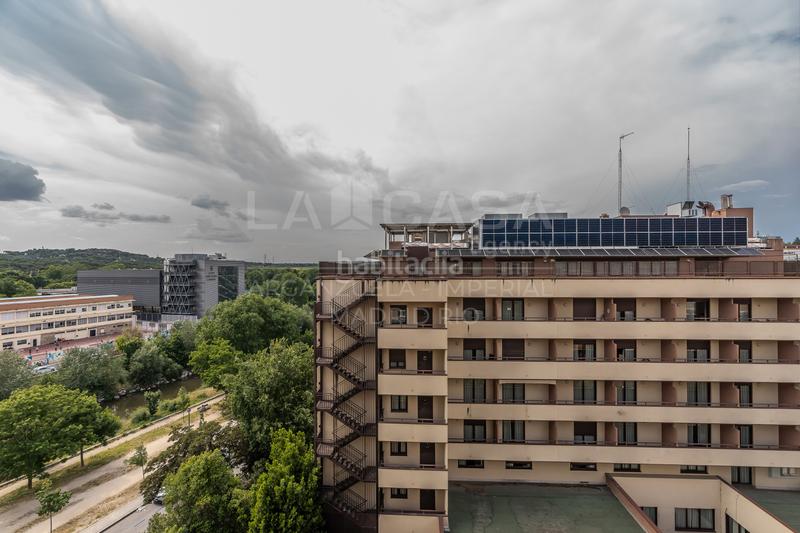 Foto 01fa80d4-fd5b-46e0-b036-9a0b6aacd7a4. Flat with heating in Casa de Campo Madrid