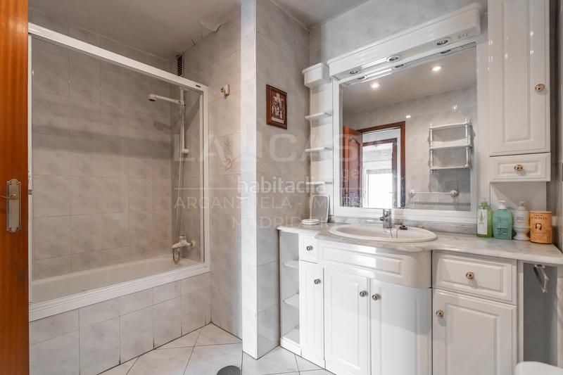 Foto c940679d-51eb-44c1-8f56-ae29e302650c. Flat with heating in Casa de Campo Madrid
