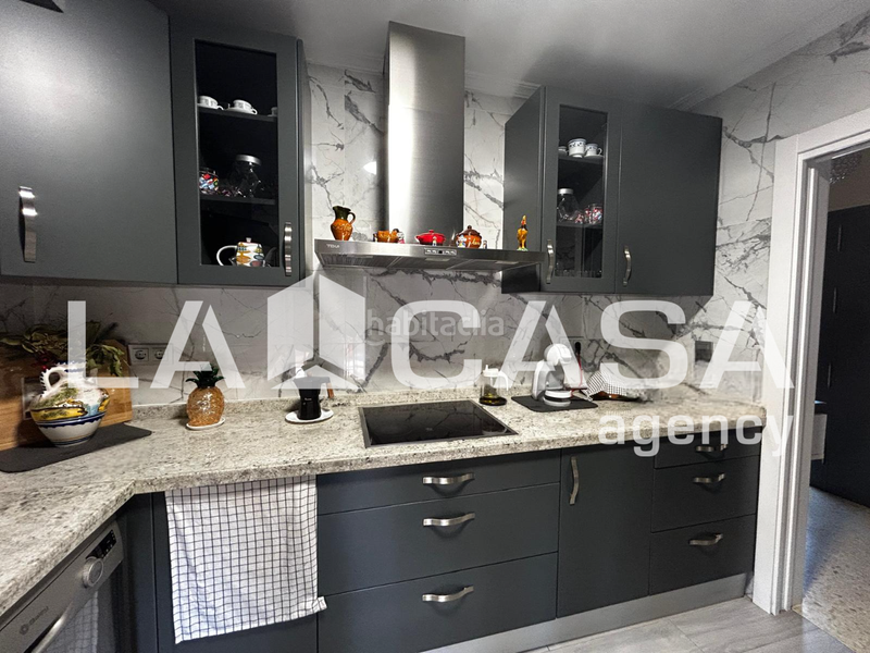 Foto 3263de24-acc4-47ab-8b78-e224641c71e5. Chalet mit parking pool in Olivar de Quintos Montequinto