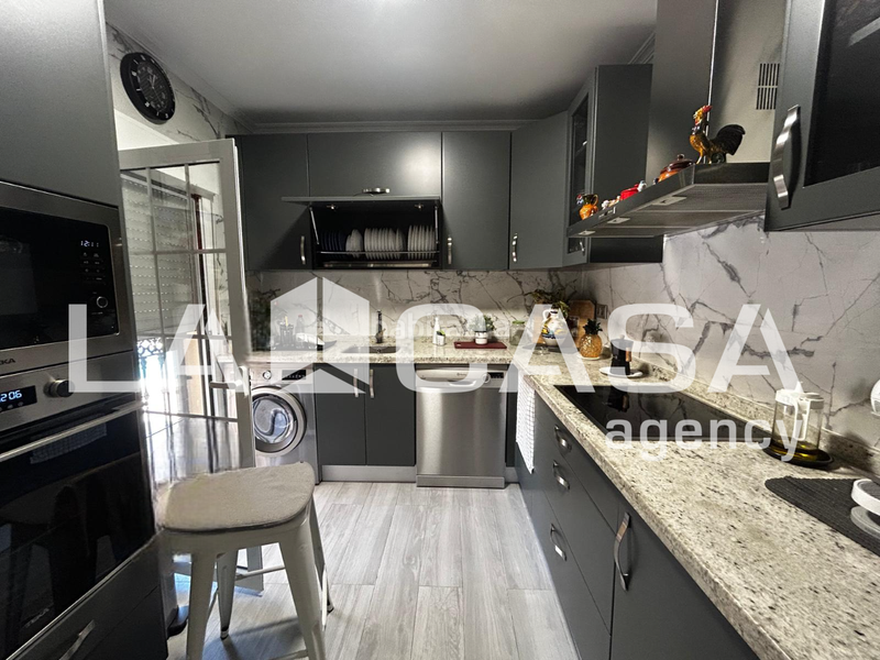 Foto 4dccf53d-576e-41a1-bbcd-a2700dcb64b0. Chalet mit parking pool in Olivar de Quintos Montequinto