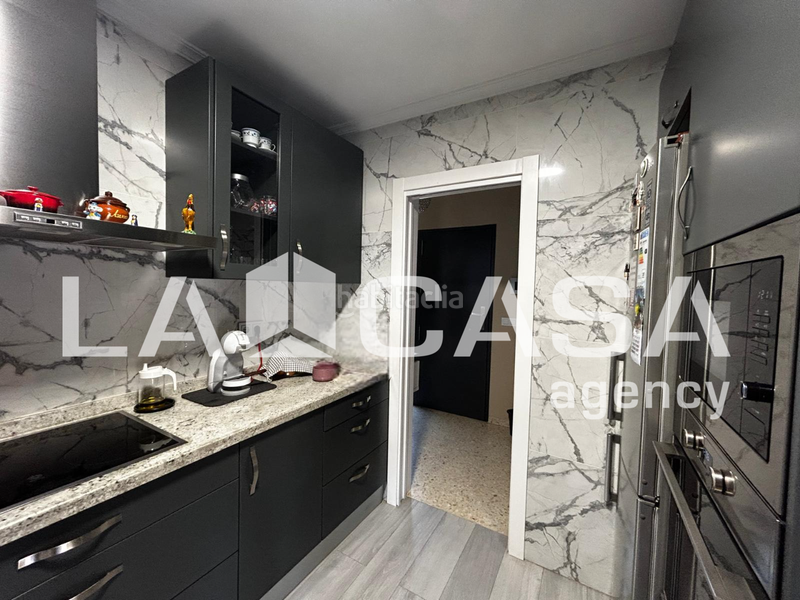 Foto 23dbea11-43b3-442f-910e-1b2f0d1de6c4. Chalet with parking pool in Olivar de Quintos Montequinto