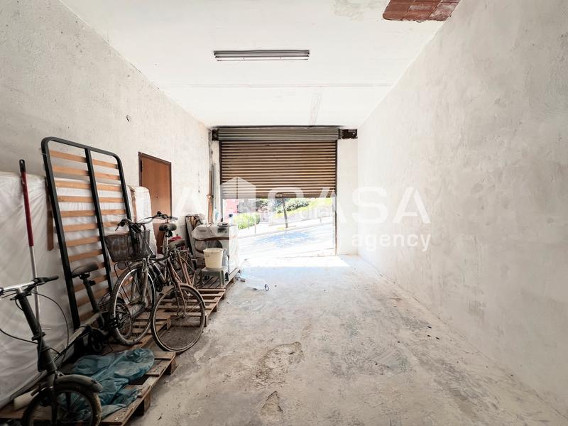 Foto 99b7f655-ddb3-47aa-aa5c-f317284245b0. Local comercial en Llefià Badalona