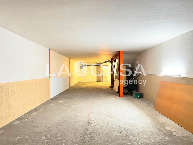 Foto 5eb11462-a845-4efc-af35-8d0a8d82f4af. Geschäftsraum in Llefià Badalona