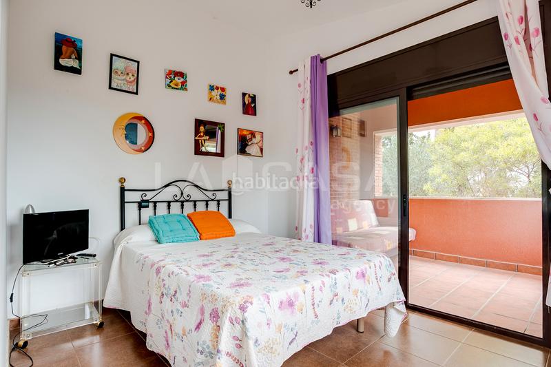 Foto 52a96420-8431-481a-acde-6797e93fd3b9. Casa amb calefacció aparcament piscina a Corbera de Llobregat