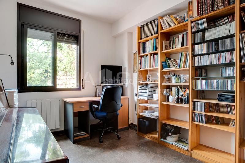 Foto 7fa86c2a-fc99-45bb-86c0-447b6cf93763. Casa amb calefacció aparcament piscina a Corbera de Llobregat