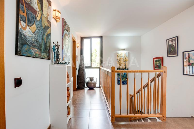 Foto b5947440-f827-4848-ae7a-48b32779572b. Casa amb calefacció aparcament piscina a Corbera de Llobregat