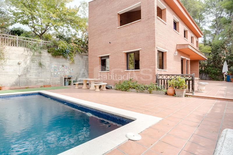 Foto c1aba141-0f93-498d-b2d4-1a8d34cf8445. Maison avec chauffage parking piscine dans Corbera de Llobregat