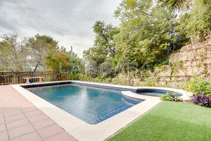 Foto f4094d50-a076-4db9-a344-5dd6fa87a1d9. Maison avec chauffage parking piscine dans Corbera de Llobregat