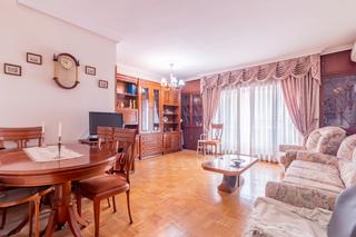 Etagenwohnung in Calle Invencibles