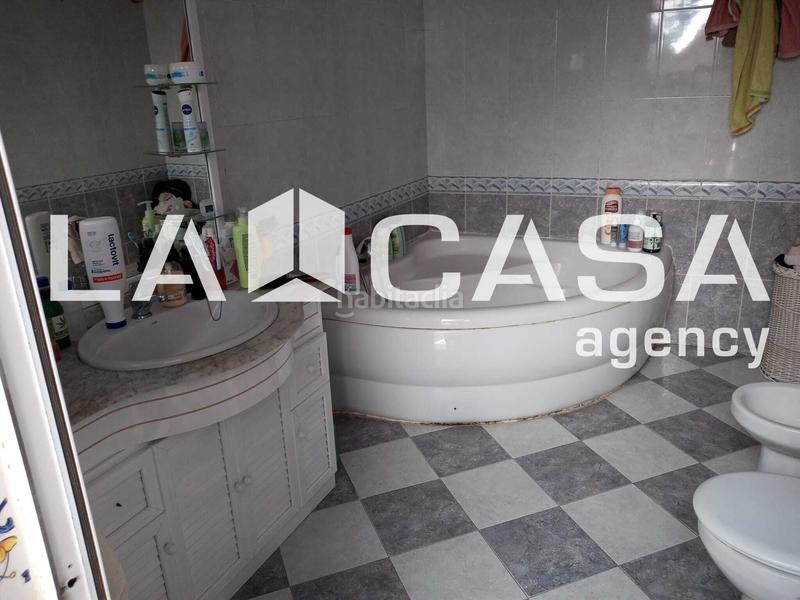 Foto f9cb26dc-d437-4bd5-b7ec-3c2e3058a6c7. Maison dans Centro - Doña Mercedes Dos Hermanas