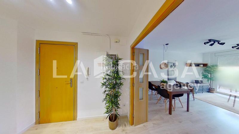 Foto f3bf12dc-0ac3-45f3-b985-1633c4b77299. Appartamento in La Sagrera Barcelona