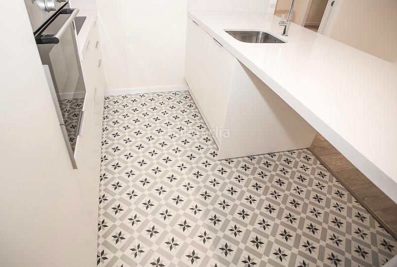 Foto 825e9d9f-cbff-47ab-bc06-c09551e58aee. Etagenwohnung in Sants Barcelona