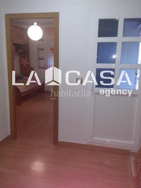 Foto 33c10e4b-d7af-4d82-b891-c31fef6ba16c. Semi detached house with parking in La Motilla - Fuente del Rey Dos Hermanas