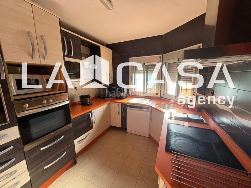 Foto 54d89004-cde5-4e02-a423-05d27e25d7dd. Semi detached house with parking in La Motilla - Fuente del Rey Dos Hermanas