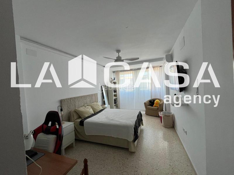 Foto dde39cd7-82e8-4db4-86d9-cb90969a7793. Casa a schiera con parcheggio in La Motilla - Fuente del Rey Dos Hermanas