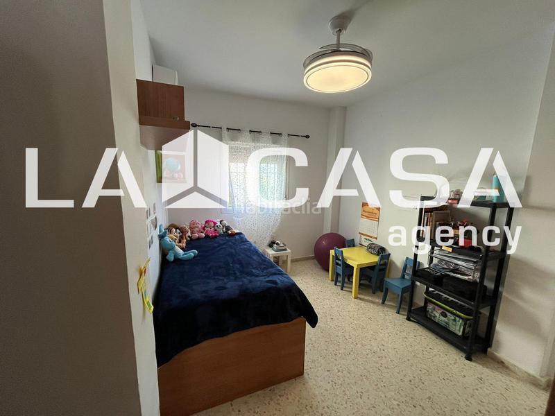 Foto b9a10963-c0dc-4c74-8913-ae79ba065742. Casa adossada amb aparcament a La Motilla - Fuente del Rey Dos Hermanas