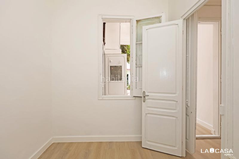 Foto ac40d95e-cdd0-45da-b85e-80879f5a6fd5. Ground floor in Can Vidalet Esplugues de Llobregat