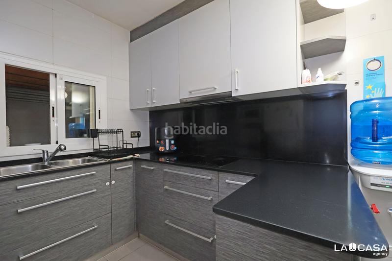 Foto f2560f53-1253-4a0a-89f4-8ec03980975a. Piano terra in Centre-Can Nadal Sant Feliu de Llobregat