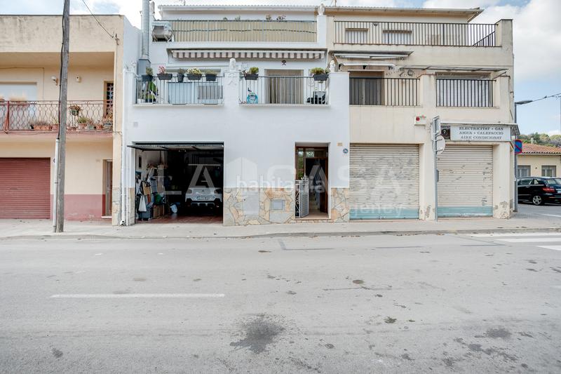 Foto 8144149a-f94f-4c78-8010-95acd35c2f6c. Casa adossada amb aparcament a Lliçà d´Amunt