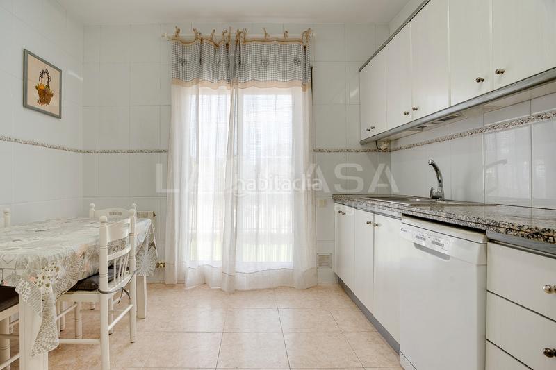 Foto a81812df-7d0f-4ae6-9bd6-a254451e72b6. Reihenhaus mit parking in Lliçà d´Amunt