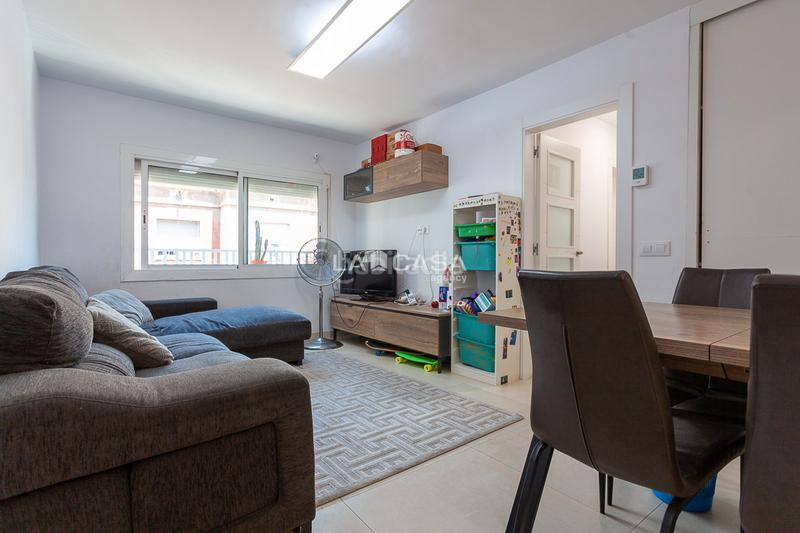 Foto b9acbdd8-5dca-47a2-9177-acc29f9b23f5. Etagenwohnung in La Florida Hospitalet de Llobregat (L´)