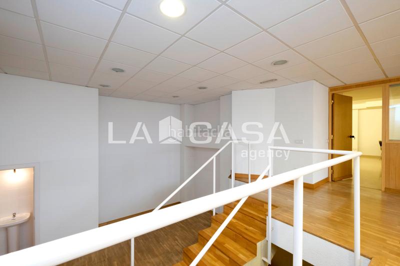 Foto 4e843f07-b18b-4e53-96ee-2cce1054bba4. Local comercial en Porta Barcelona