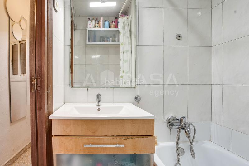 Foto 0df325fc-d11b-4cfa-9850-7623d499ea3a. Piso en Pubilla Cases Hospitalet de Llobregat (L´)