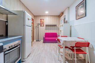 Appartement  Calle de antonio lópez. Piso de 37 m en planta sótano interior para reformar en calle an