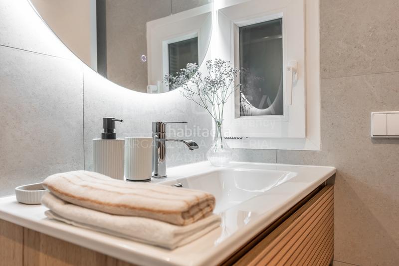 Foto b5a93a23-e2c1-410d-9829-c05986c8d7a3. Etagenwohnung mit heizung in Nueva España Madrid