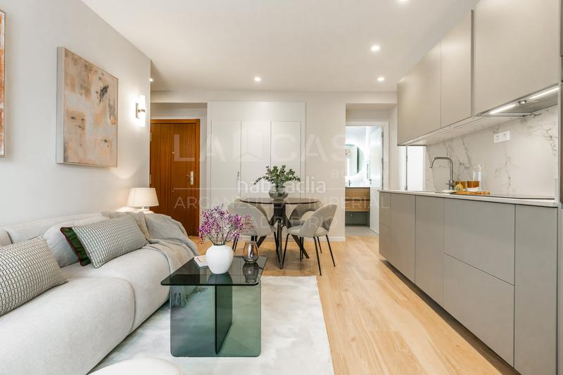 Foto 273290c8-e7a5-49da-b50a-bb67ad711045. Flat with heating in Nueva España Madrid