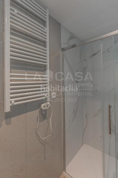 Foto b50379d9-e4eb-4aad-8dd4-5a7587ba0aa5. Flat with heating in Nueva España Madrid