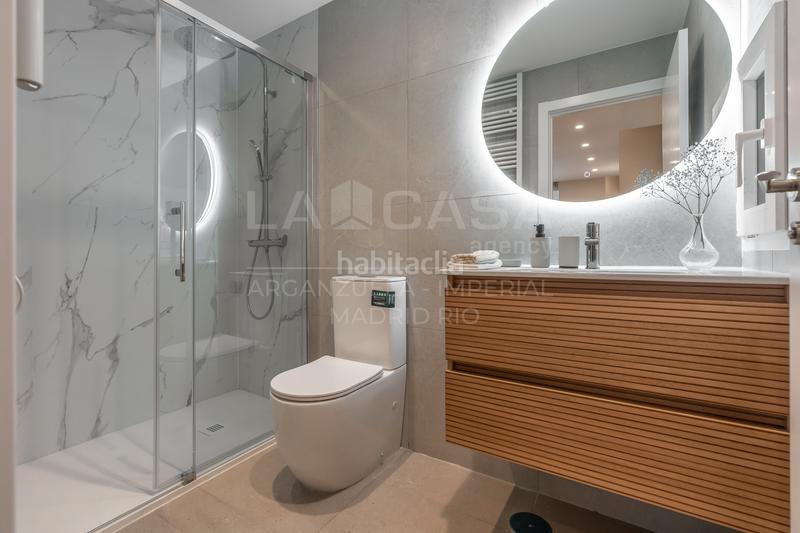 Foto d413de5f-07f4-4323-8fbd-57c27895e43f. Flat with heating in Nueva España Madrid