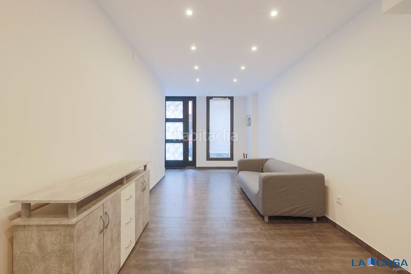 Foto 5ea215e9-639e-4391-b352-a3f9ed3622dd. Planta baja en Sants-Badal Barcelona