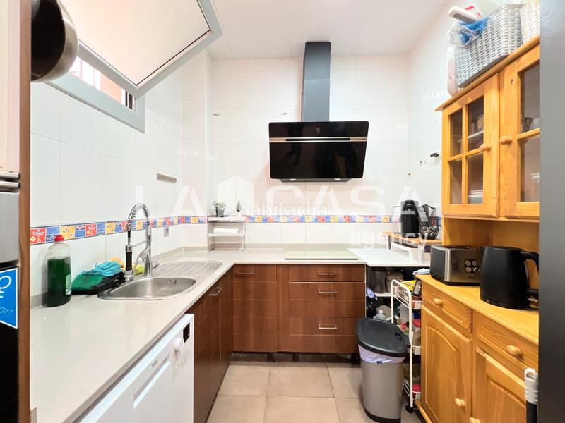 Foto b1fbadc6-534d-4044-a25d-f339f2494e41. Ground floor with heating in Porta Barcelona