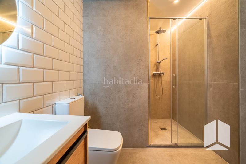 Foto bab67bb8-ba22-4f0f-bcb0-928cc6c2bf5f. House in Centre Sant Boi de Llobregat