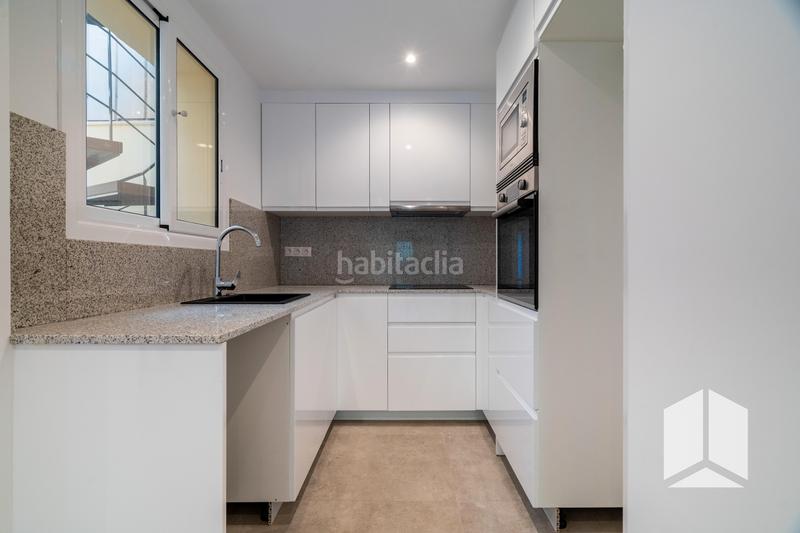 Foto c754c7b7-bc8a-40a2-b9fa-5fef93567688. House in Centre Sant Boi de Llobregat